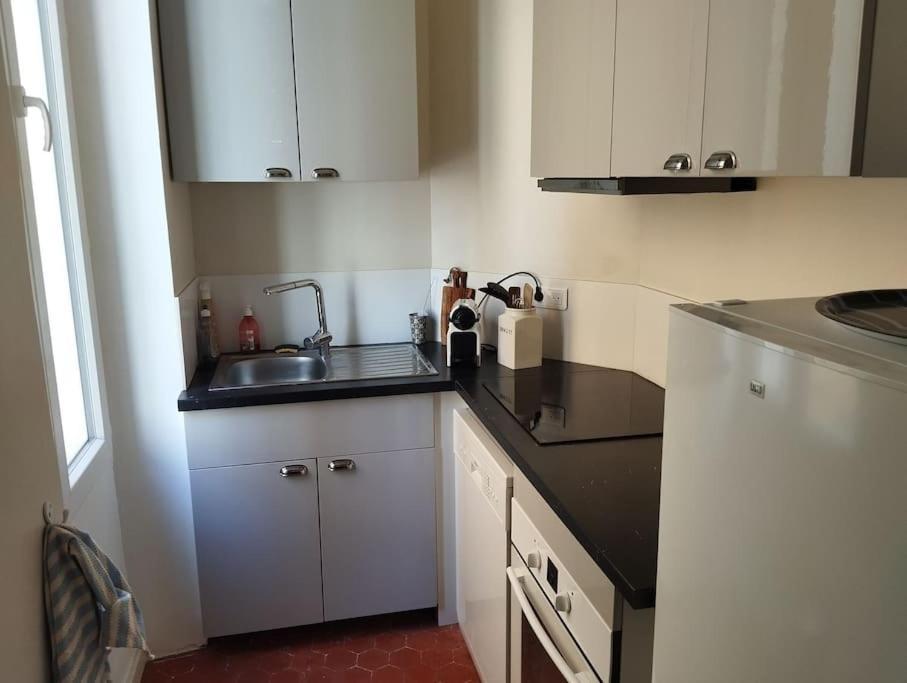 Appartement De Charme - Wifi - Centre Historique Тулон Екстериор снимка