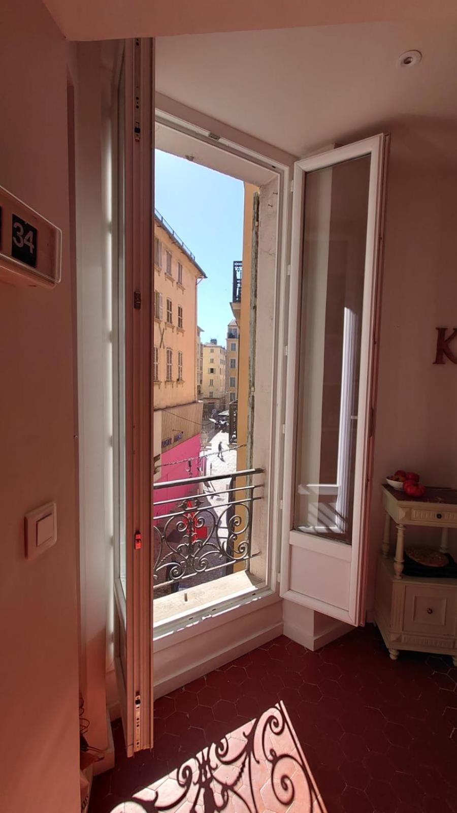 Appartement De Charme - Wifi - Centre Historique Тулон Екстериор снимка
